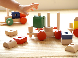 兒童玩木制玩具好嗎？如何選購木制玩具更利于孩子